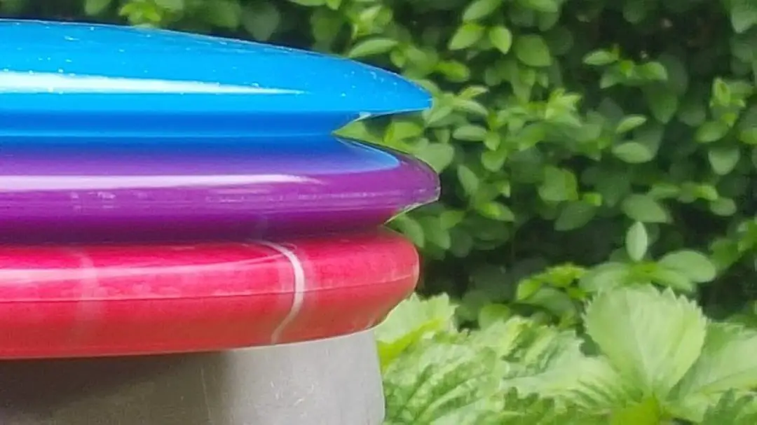 Top 3 Beginner Disc Golf Sets that are really awesome discs