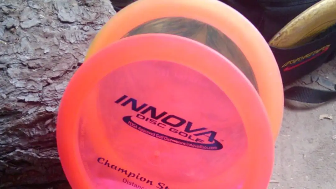 Best disc golf drivers for beginners that anyone can throw